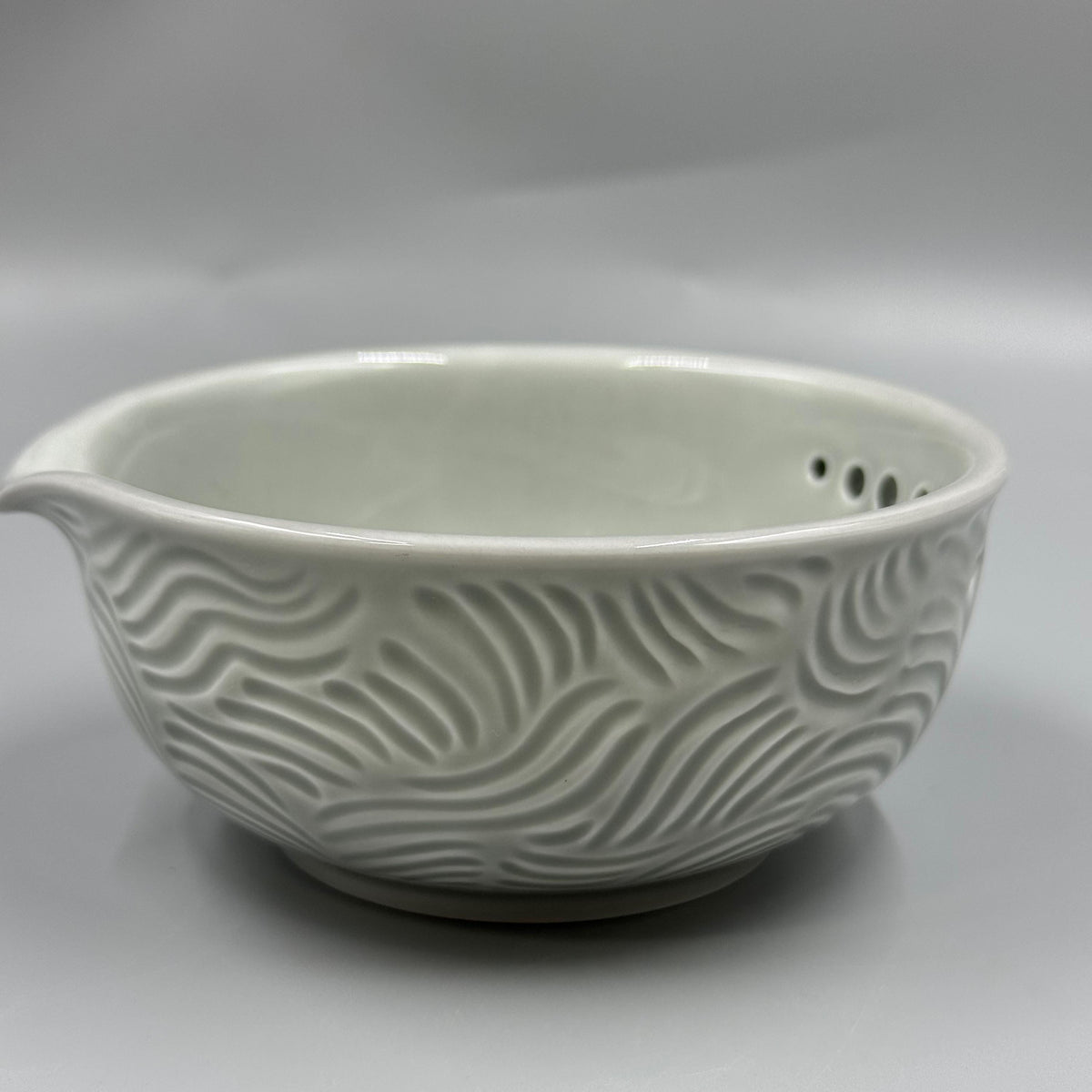 Ceramic Garlic Grater Bowl with Built-in Herb Stripper, Small Dipping Dish for Ginger and Herbs