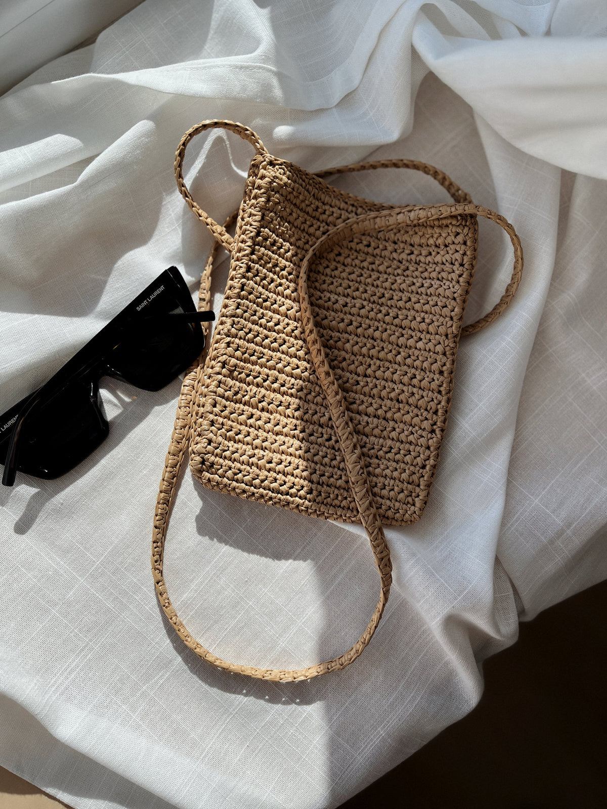 Handwoven Raffia Phone Crossbody Bag for Women, Minimalist Summer Straw Shoulder Purse with Leather Trim, Lightweight Vacation Pouch