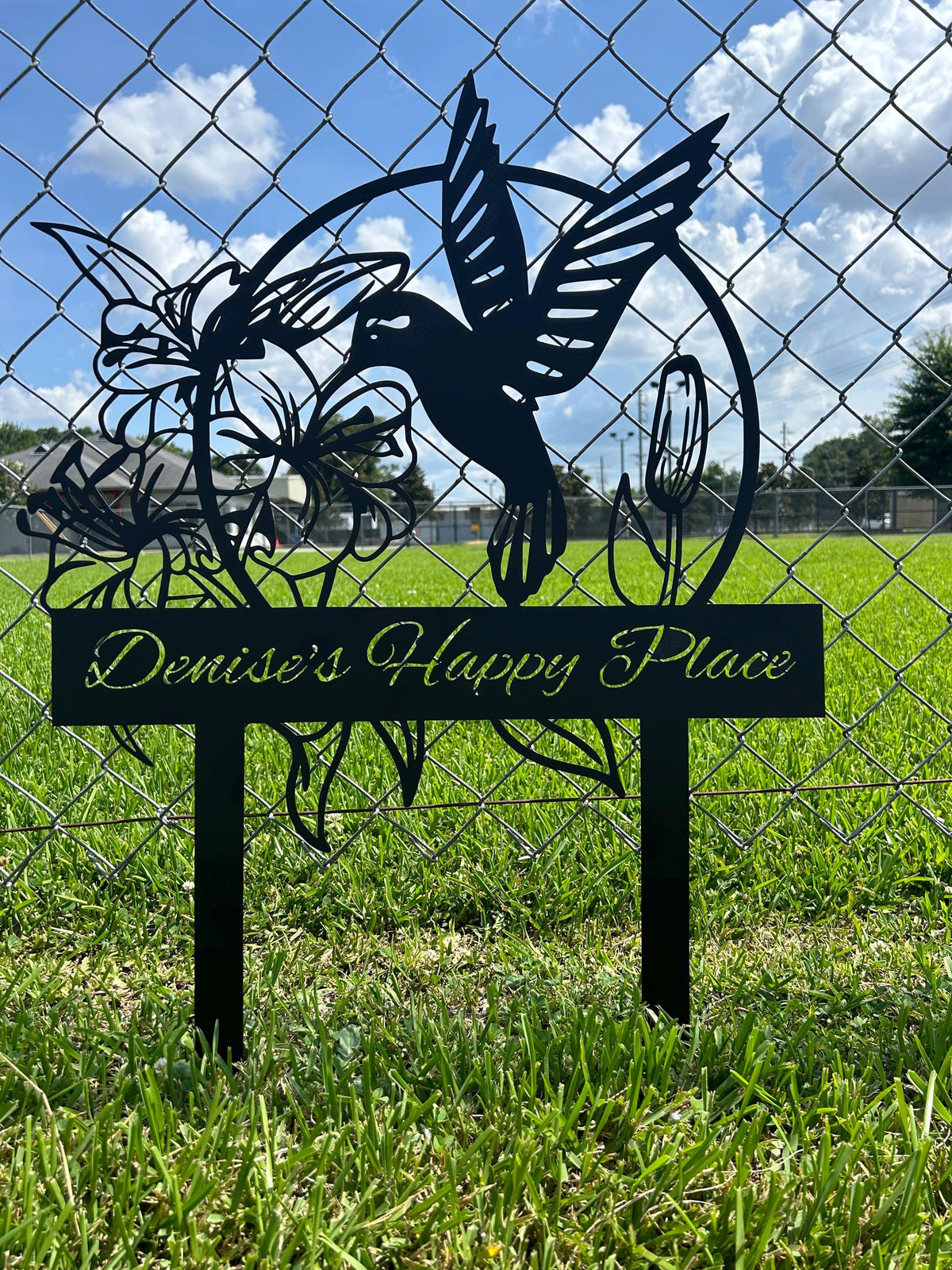 Custom Hummingbird Metal Garden Stake, Personalized Flower Design Family Name Sign, Laser-Cut Steel Outdoor Yard Decor