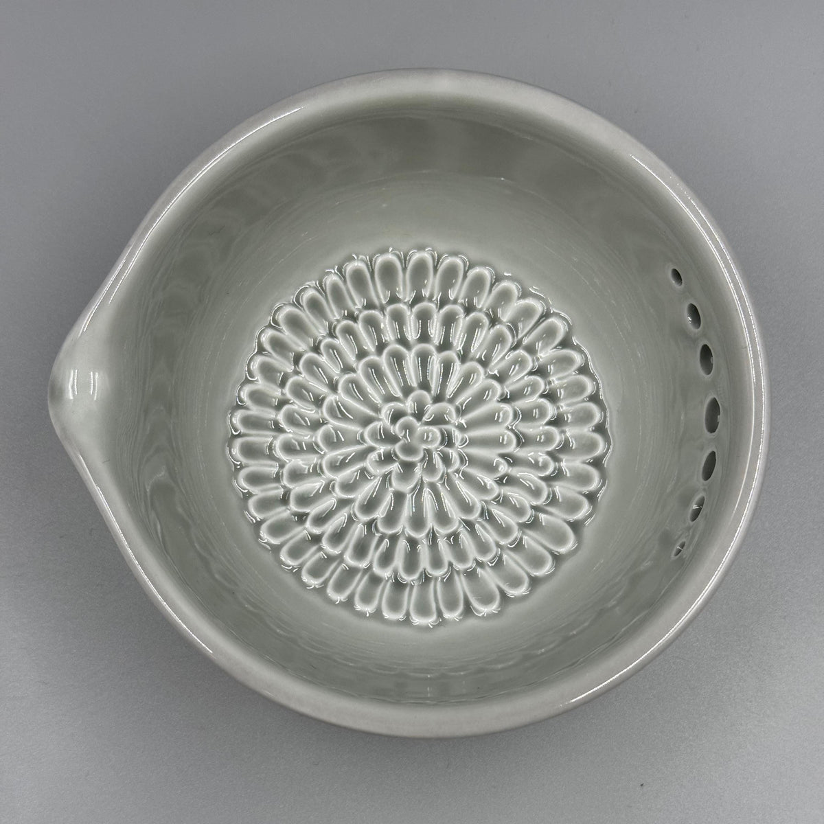 Ceramic Garlic Grater Bowl with Built-in Herb Stripper, Small Dipping Dish for Ginger and Herbs